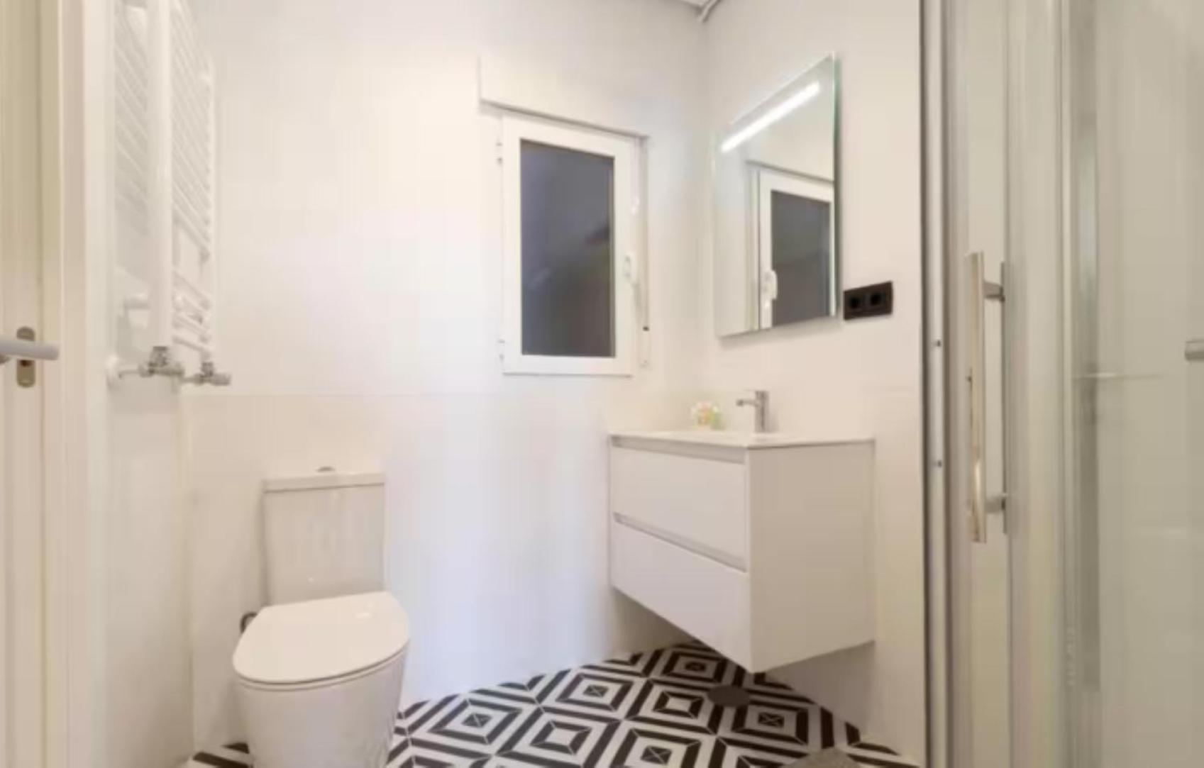 Diseno Moderno Y Confort En Puerta Del Angel Madrid Esterno foto
